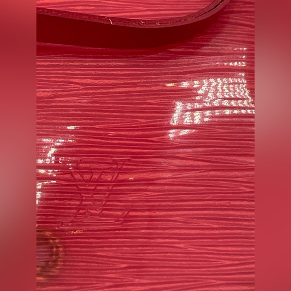 Louis Vuitton Red Translucent Epi Plage Pochette - Picture 5 of 9